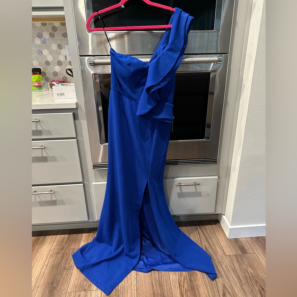 Blue LuLus brand ballgown with slit and one shoulder, medium and new with tags